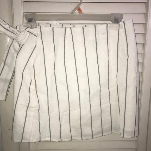BRAND NEW Forever 21 Striped Mock Wrap Skirt - Picture 2 of 2